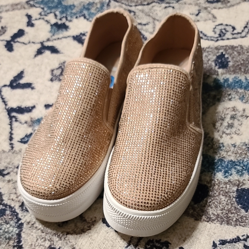 Mauve Slip-On Sneakers with Textured Fabric and Platform Sole